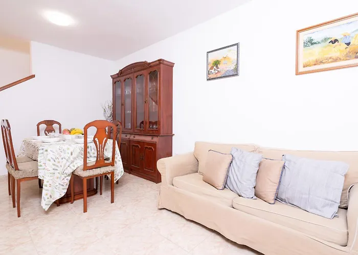 Marazul 32 * ארונה